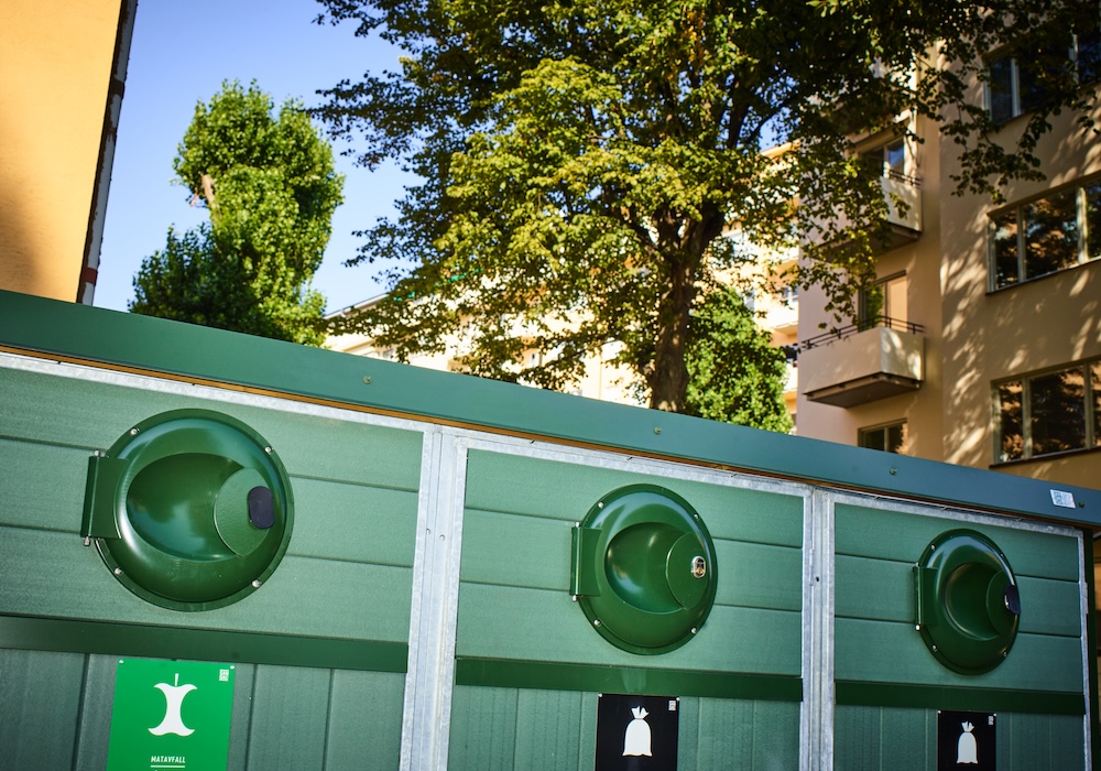 Bild på personer som arbetar.